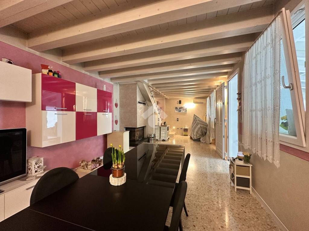 casa indipendente in vendita a Curtarolo