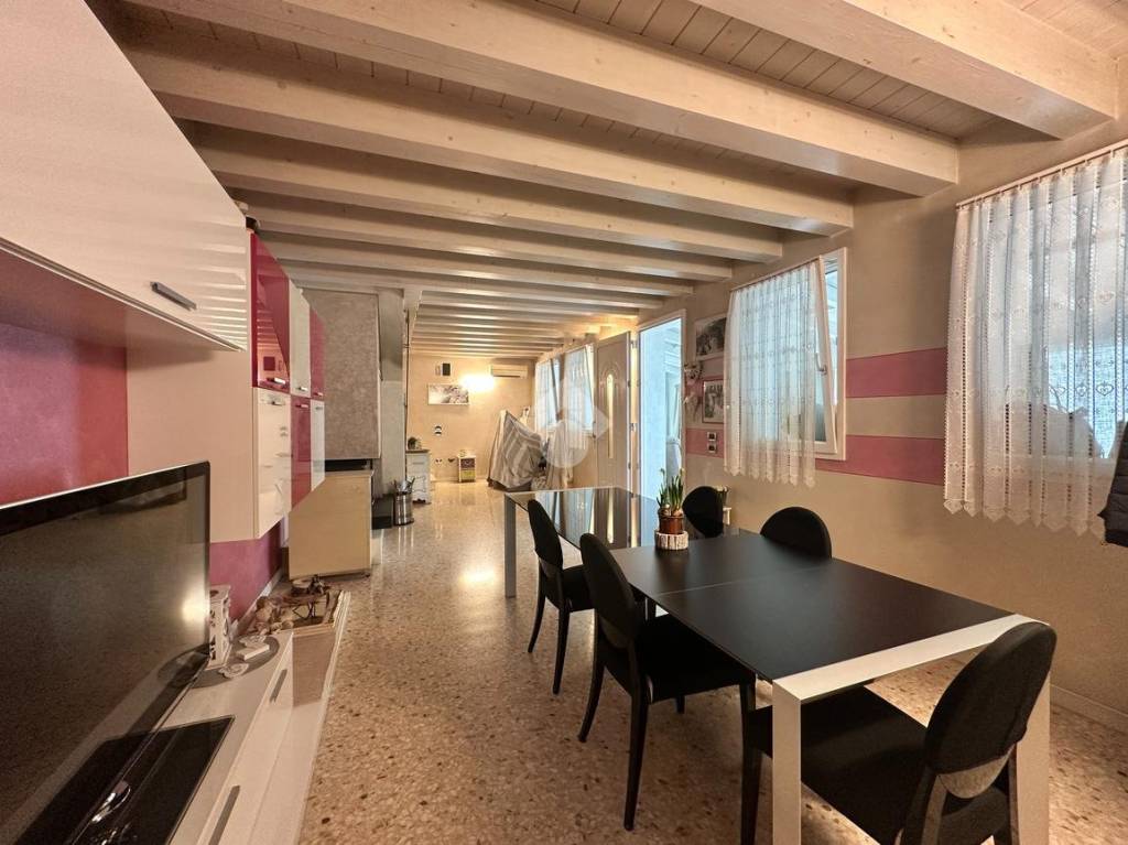 casa indipendente in vendita a Curtarolo