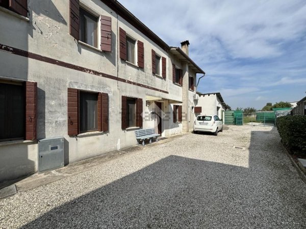 casa indipendente in vendita a Curtarolo in zona Santa Maria di Non