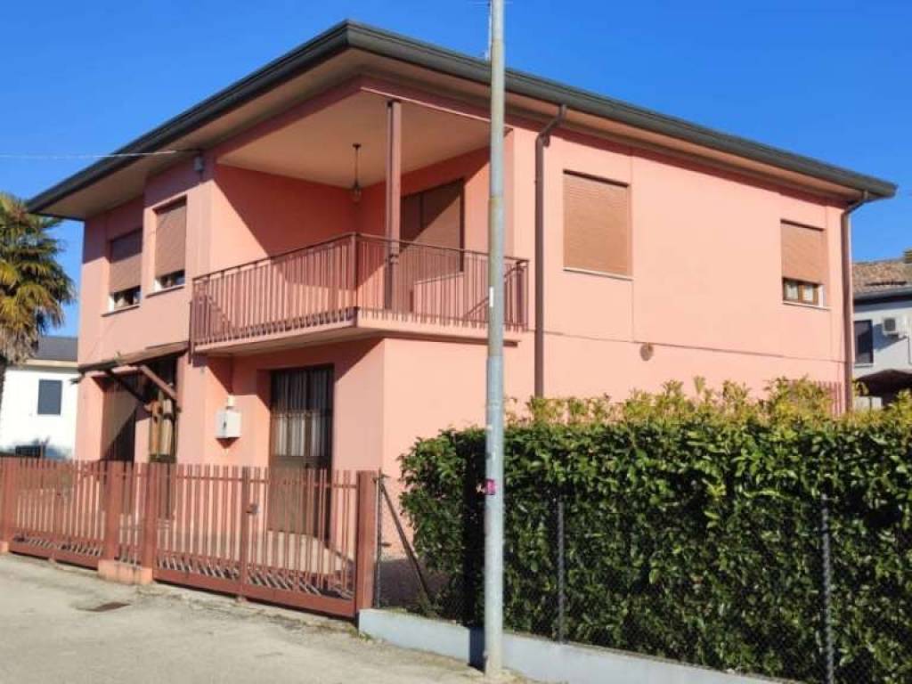 casa indipendente in vendita a Curtarolo