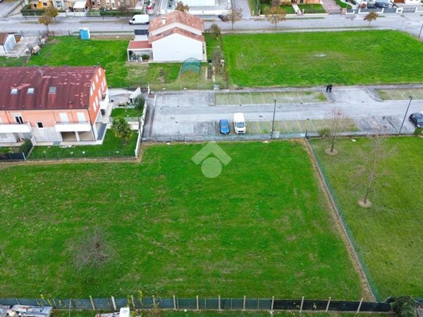 terreno edificabile in vendita a Curtarolo