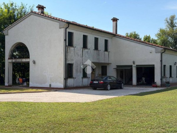 casa indipendente in vendita a Curtarolo in zona Pieve di Curtarolo