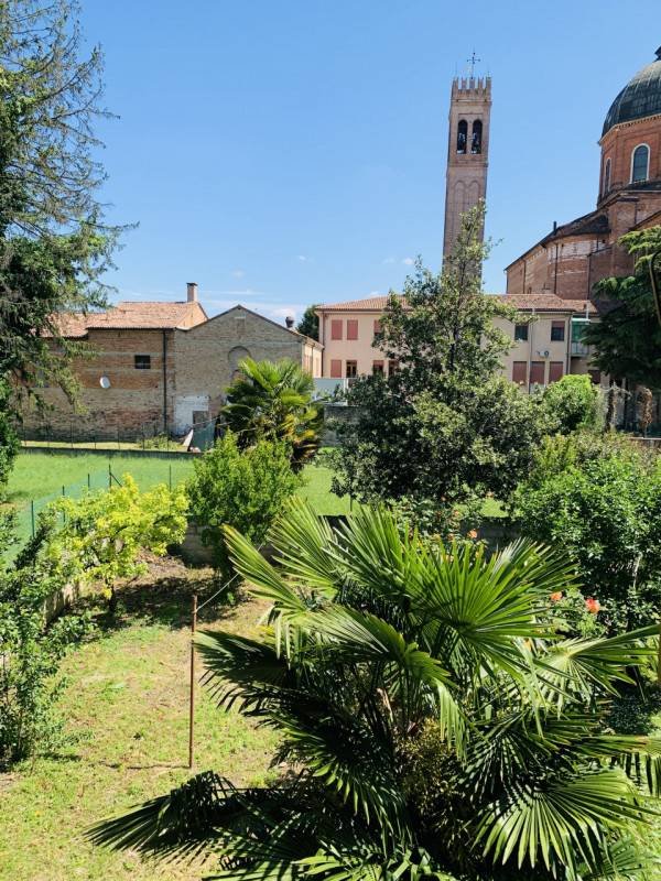 intera palazzina in vendita ad Este