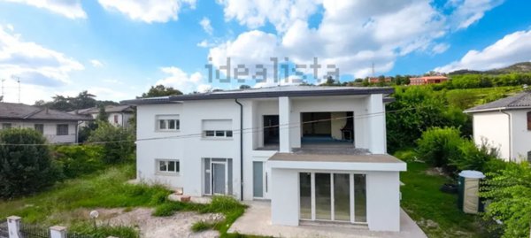casa indipendente in vendita ad Este