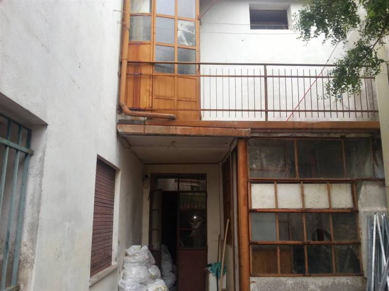 intera palazzina in vendita ad Este