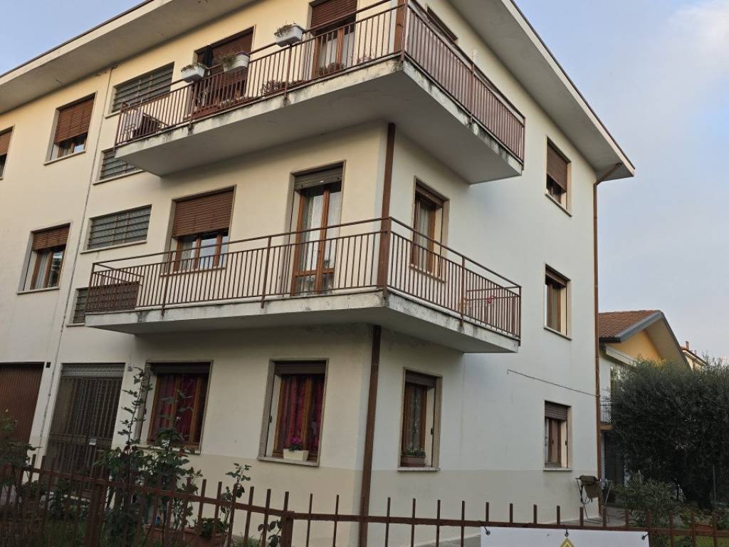 intera palazzina in vendita ad Este