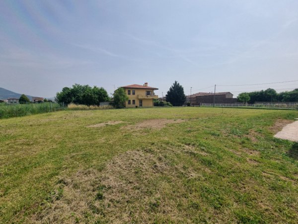 terreno edificabile in vendita ad Este