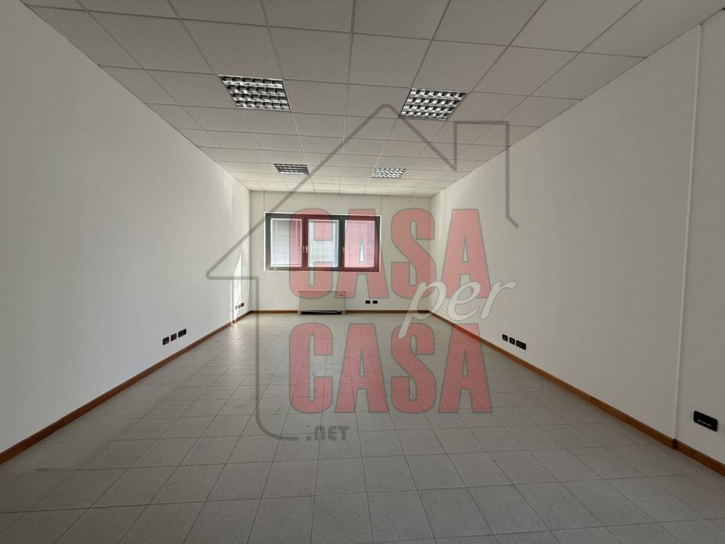 ufficio in vendita ad Este