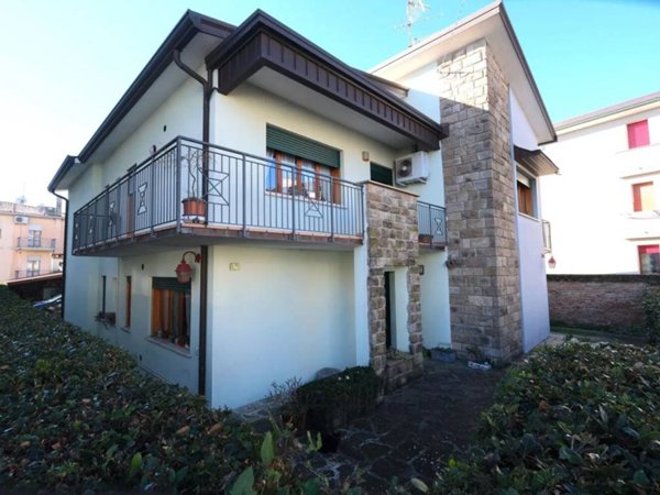 casa indipendente in vendita ad Este
