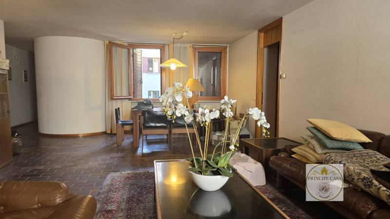 intera palazzina in vendita ad Este