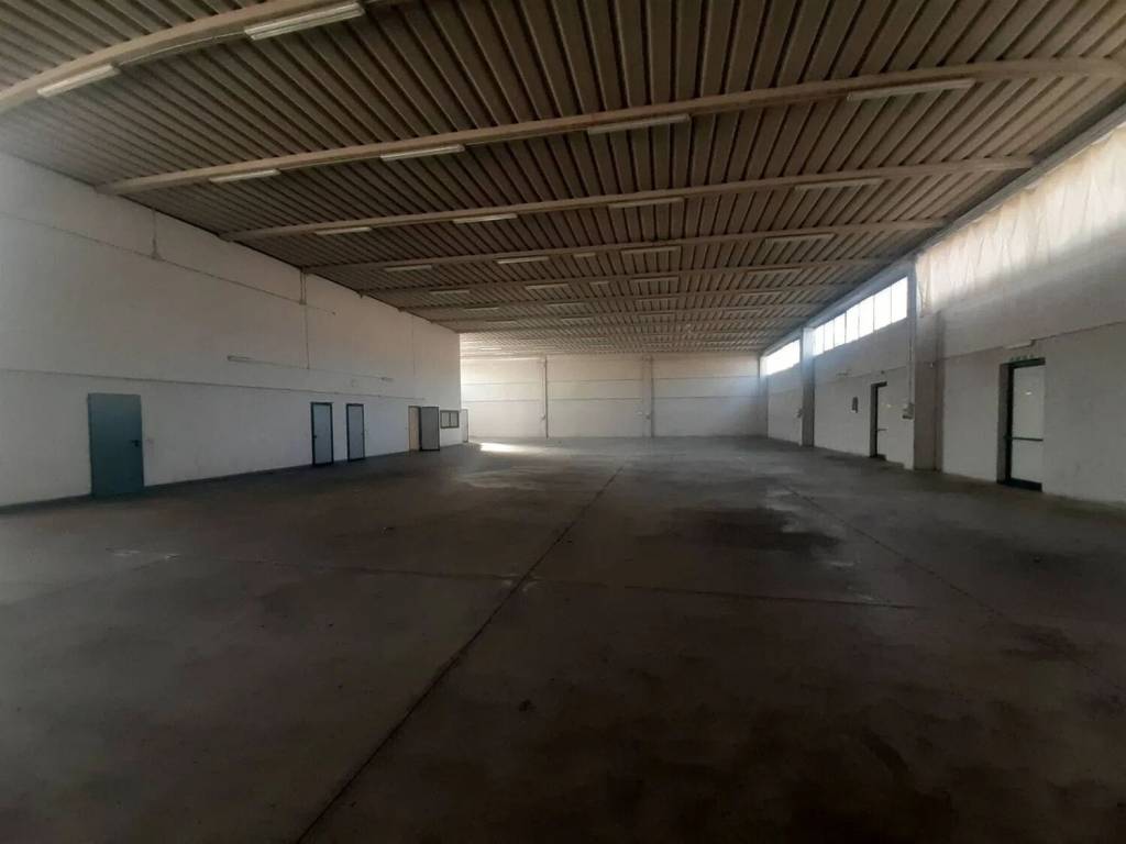 locale commerciale in vendita ad Este