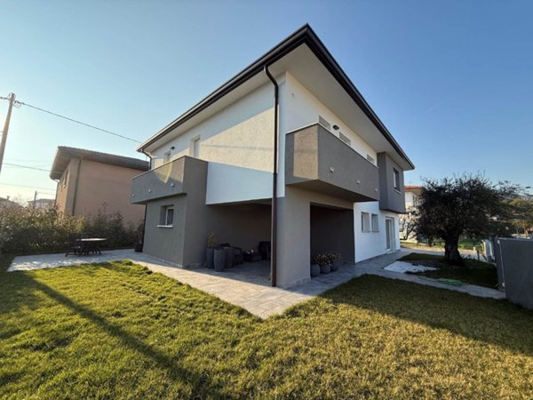casa indipendente in vendita ad Este