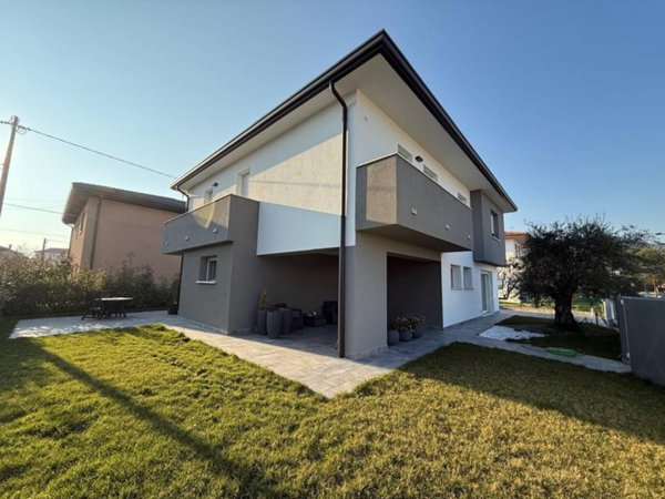 casa indipendente in vendita ad Este