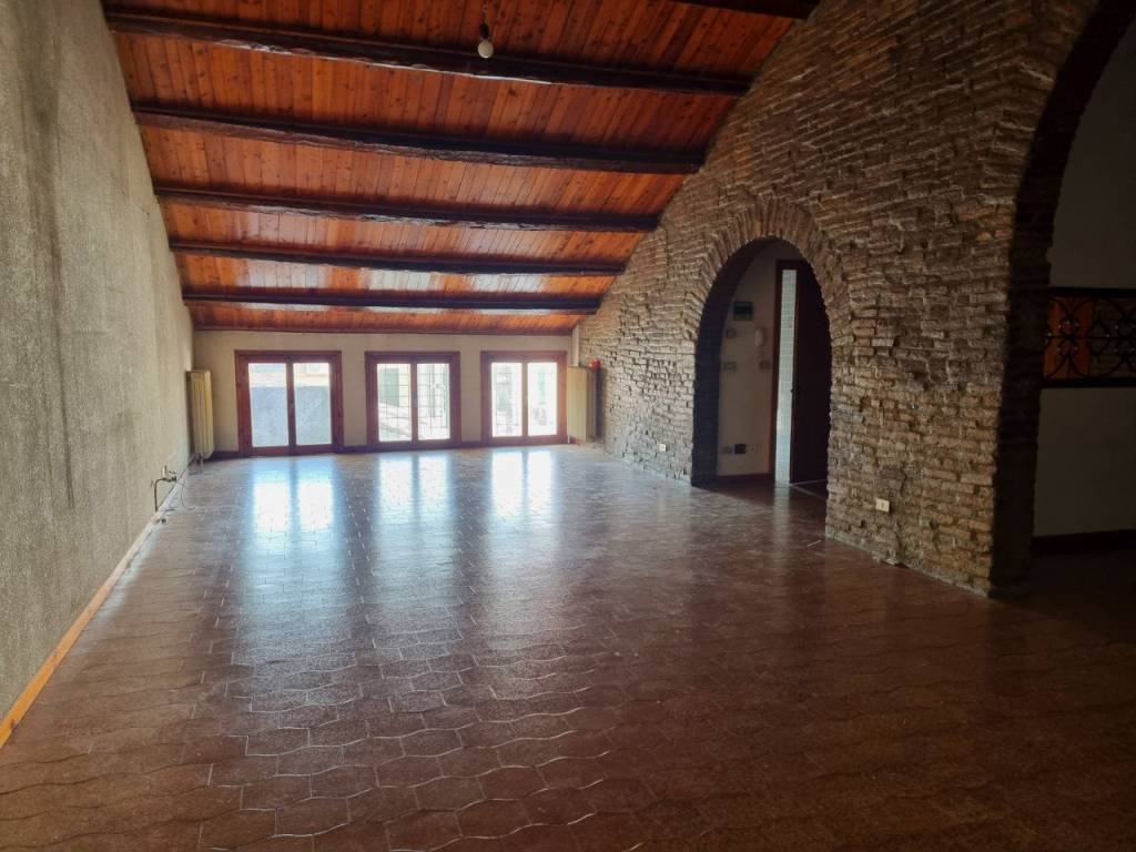 appartamento in vendita ad Este