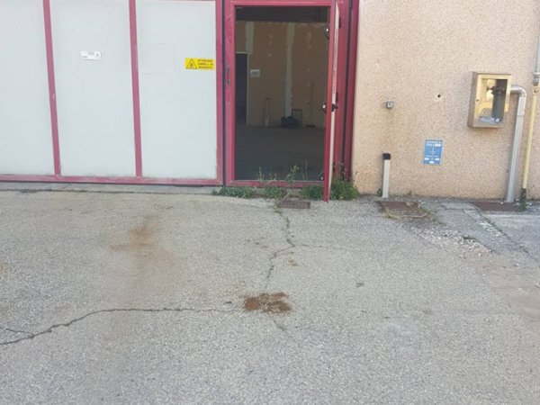 locale commerciale in vendita ad Este