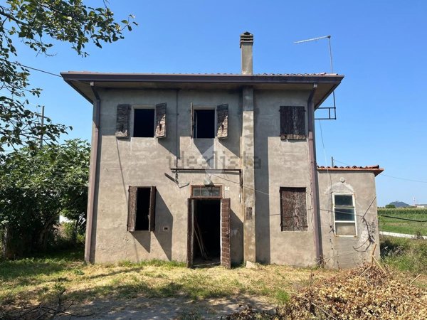 casa indipendente in vendita ad Este