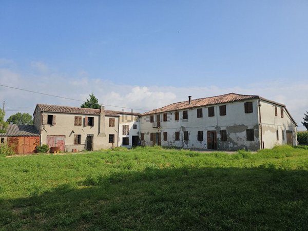 locale di sgombero in vendita ad Este