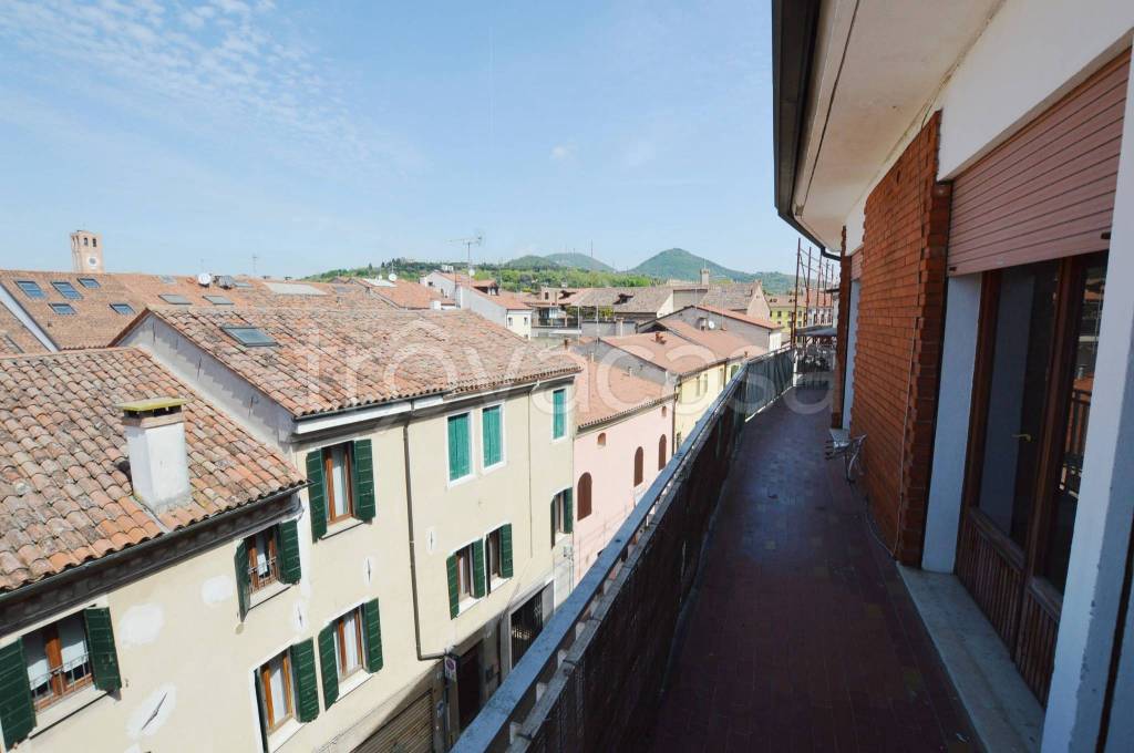 appartamento in vendita ad Este