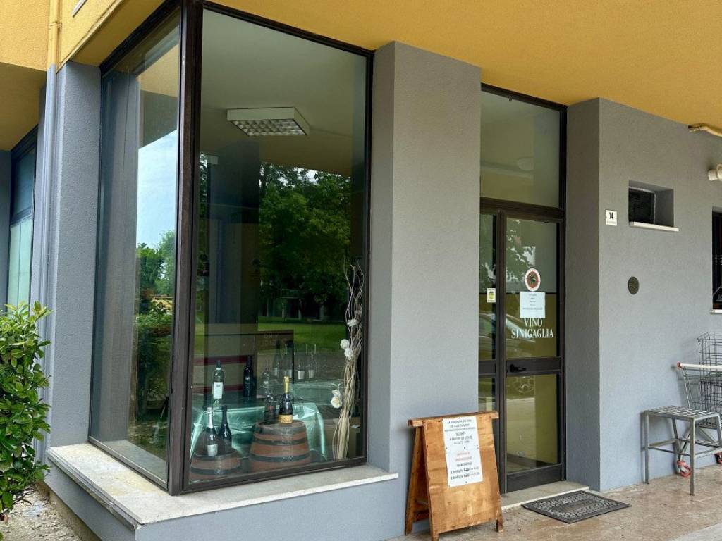 negozio in vendita ad Este