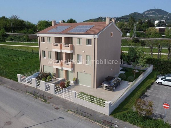 casa indipendente in vendita ad Este