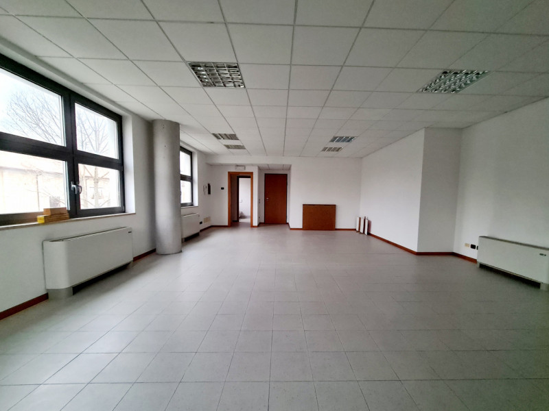 ufficio in vendita ad Este