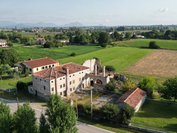 appartamento in vendita ad Este