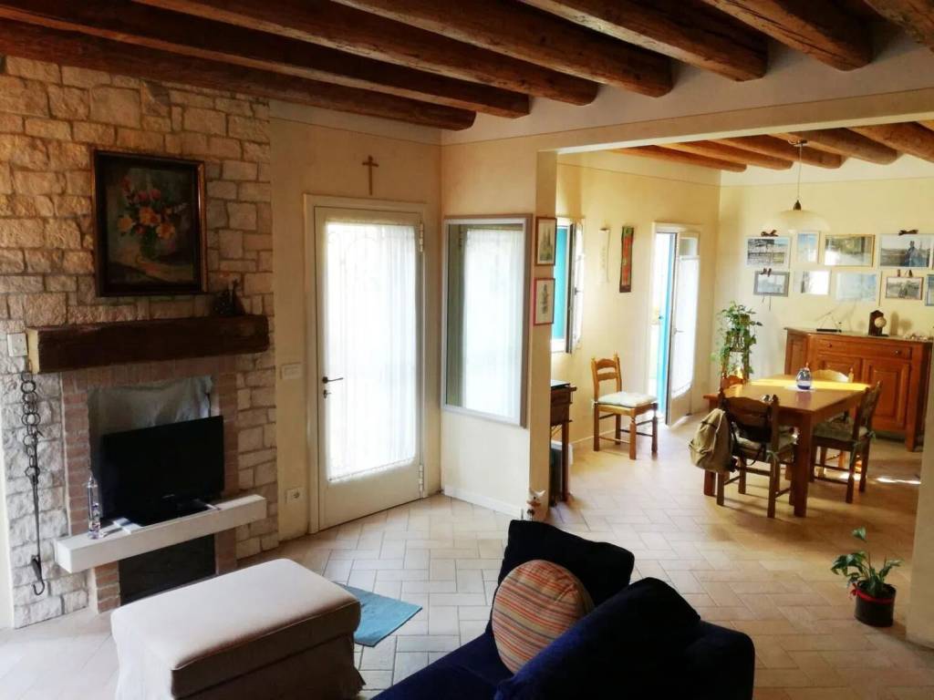 casa indipendente in vendita ad Este