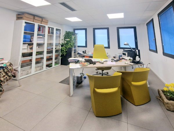 ufficio in vendita ad Este