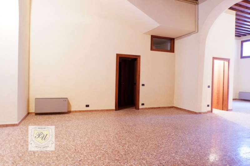 ufficio in vendita ad Este