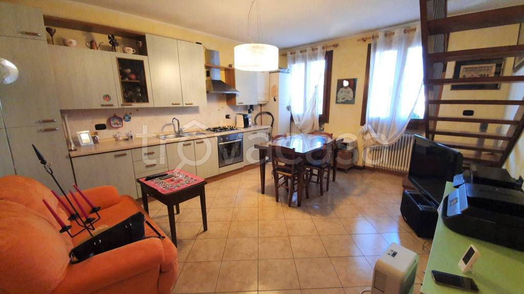 appartamento in vendita ad Este