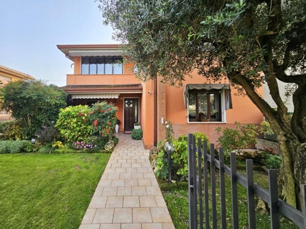 casa indipendente in vendita ad Este