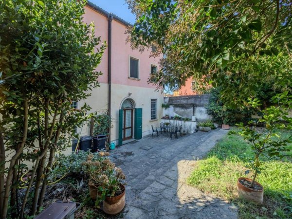 intera palazzina in vendita ad Este