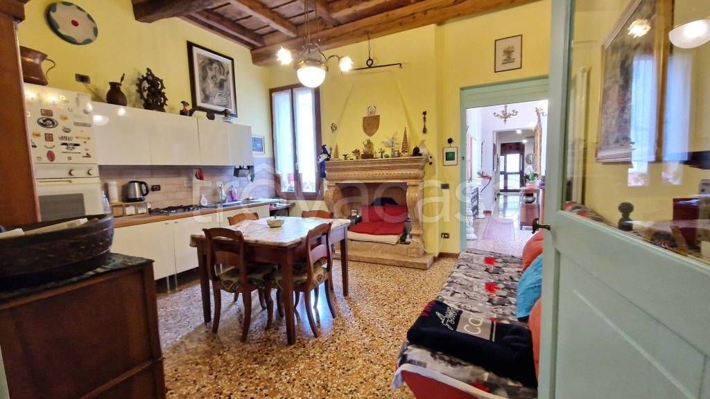 appartamento in vendita ad Este