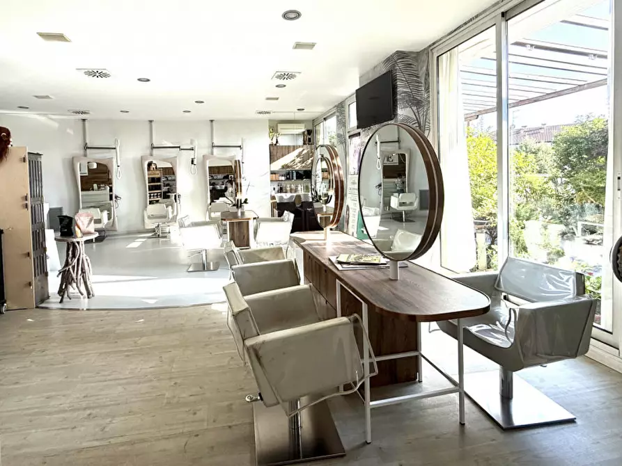 locale commerciale in vendita ad Este