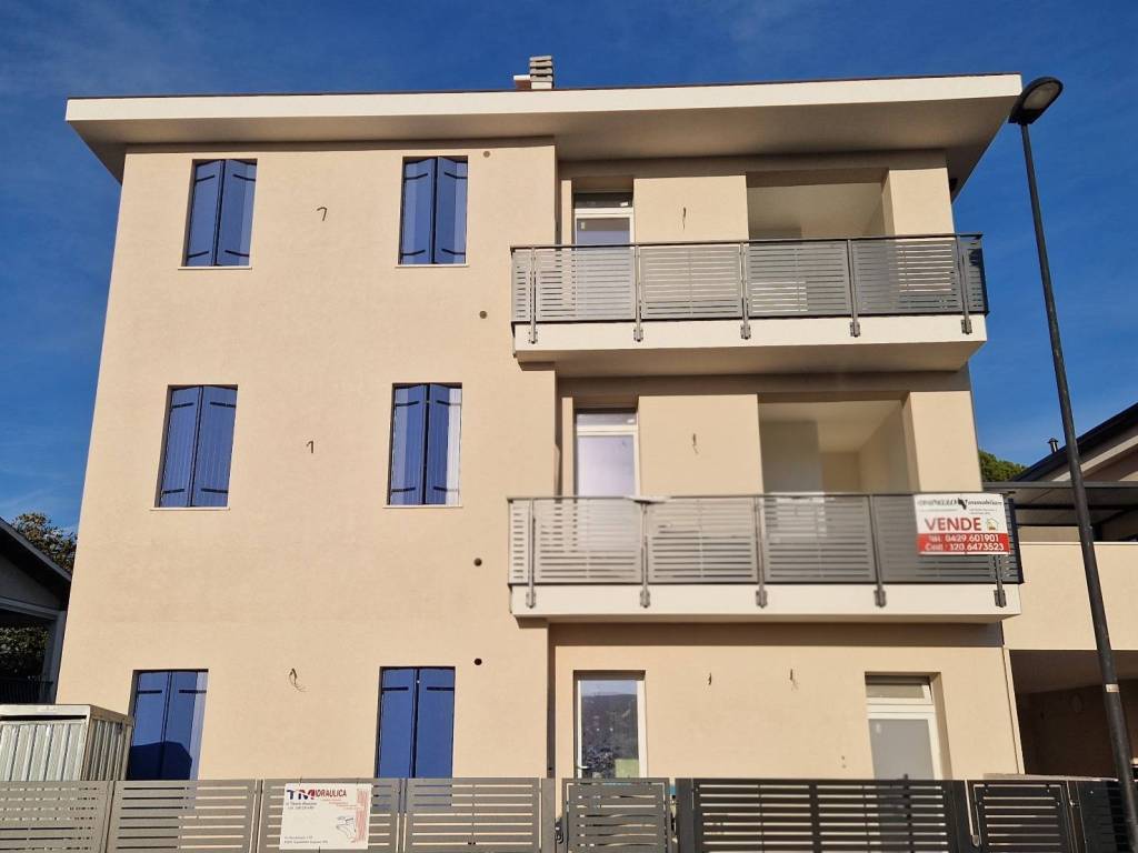 appartamento in vendita ad Este