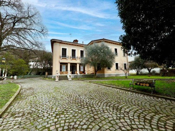 casa indipendente in vendita ad Este