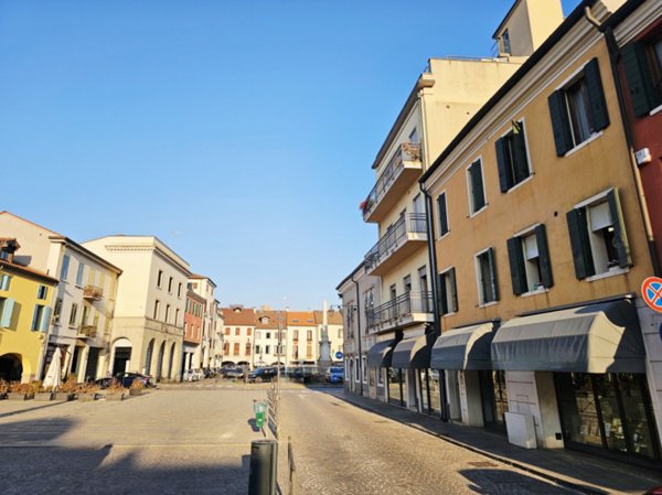 negozio in vendita ad Este