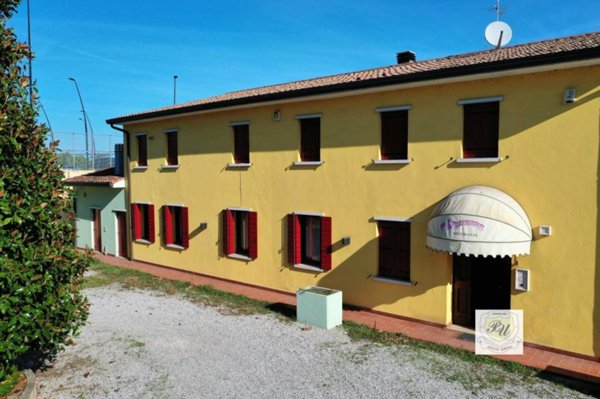 negozio in vendita ad Este