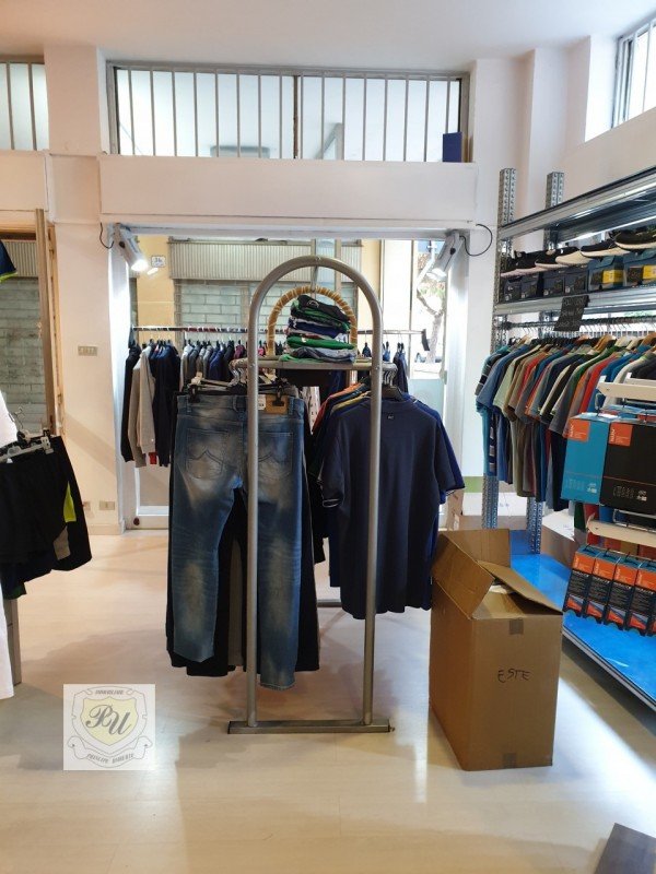 negozio in vendita ad Este