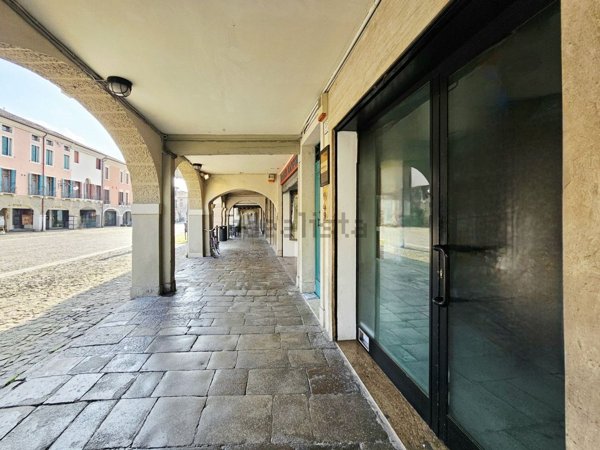 locale di sgombero in vendita ad Este