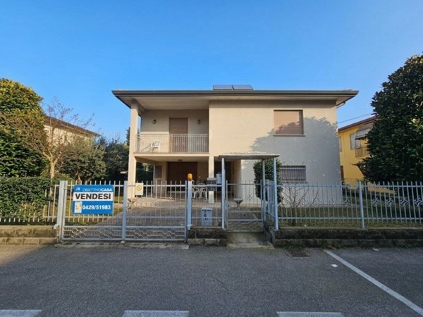 casa indipendente in vendita ad Este