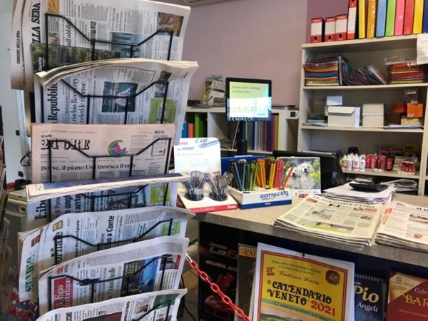 negozio in vendita ad Este