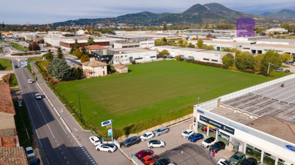 terreno edificabile in vendita ad Este