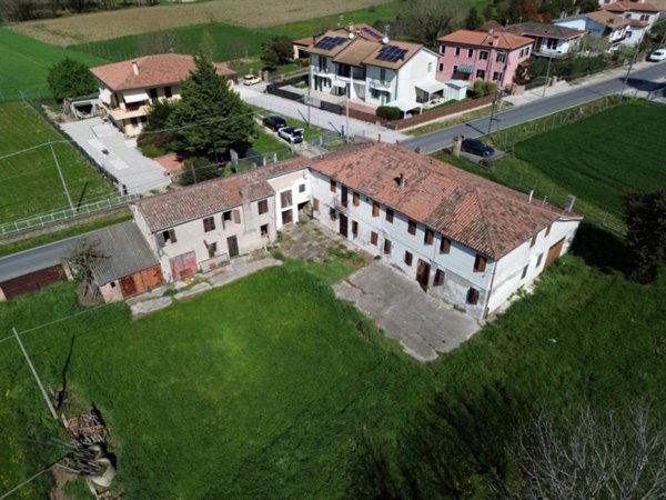 casa indipendente in vendita ad Este