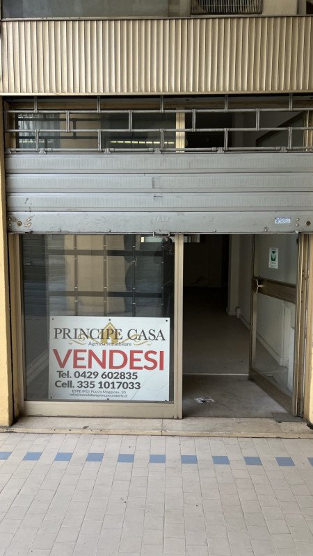 negozio in vendita ad Este