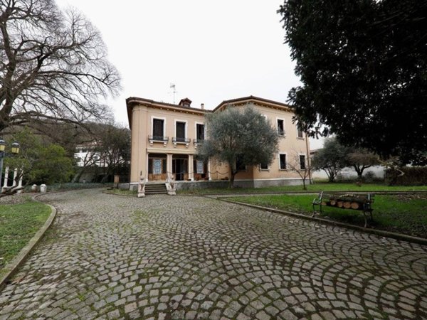 casa indipendente in vendita ad Este