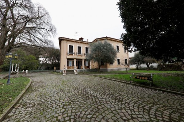 casa indipendente in vendita ad Este