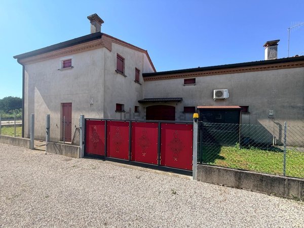 casa indipendente in vendita ad Este