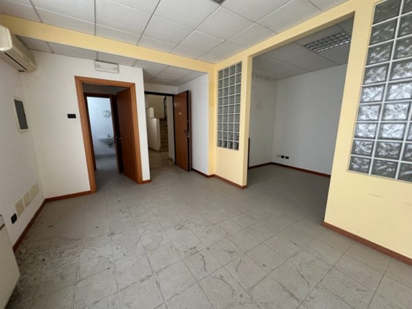 ufficio in vendita ad Este