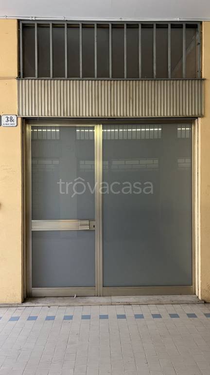 locale di sgombero in vendita ad Este